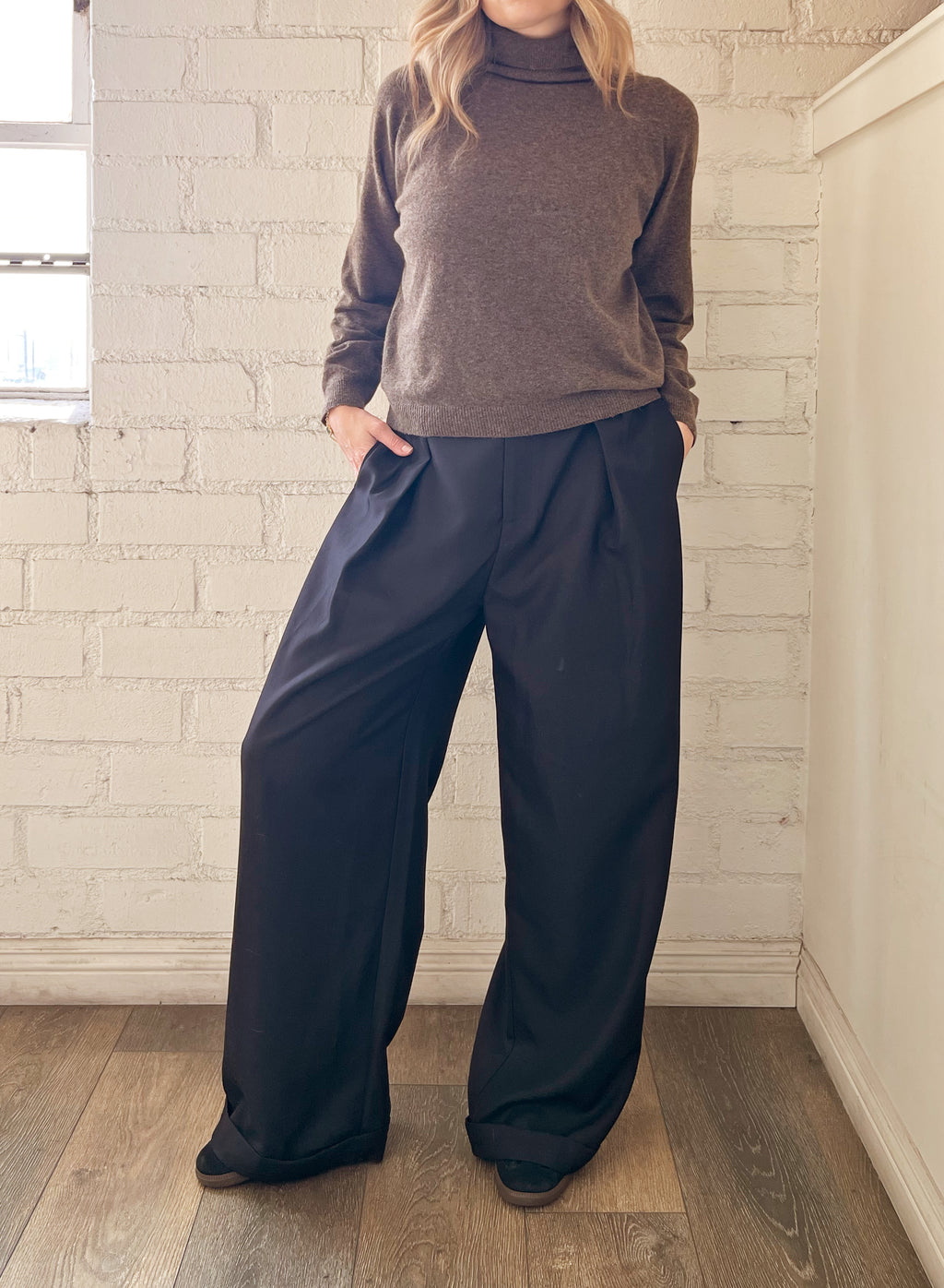 BLAKE TURTLENECK-BROWN