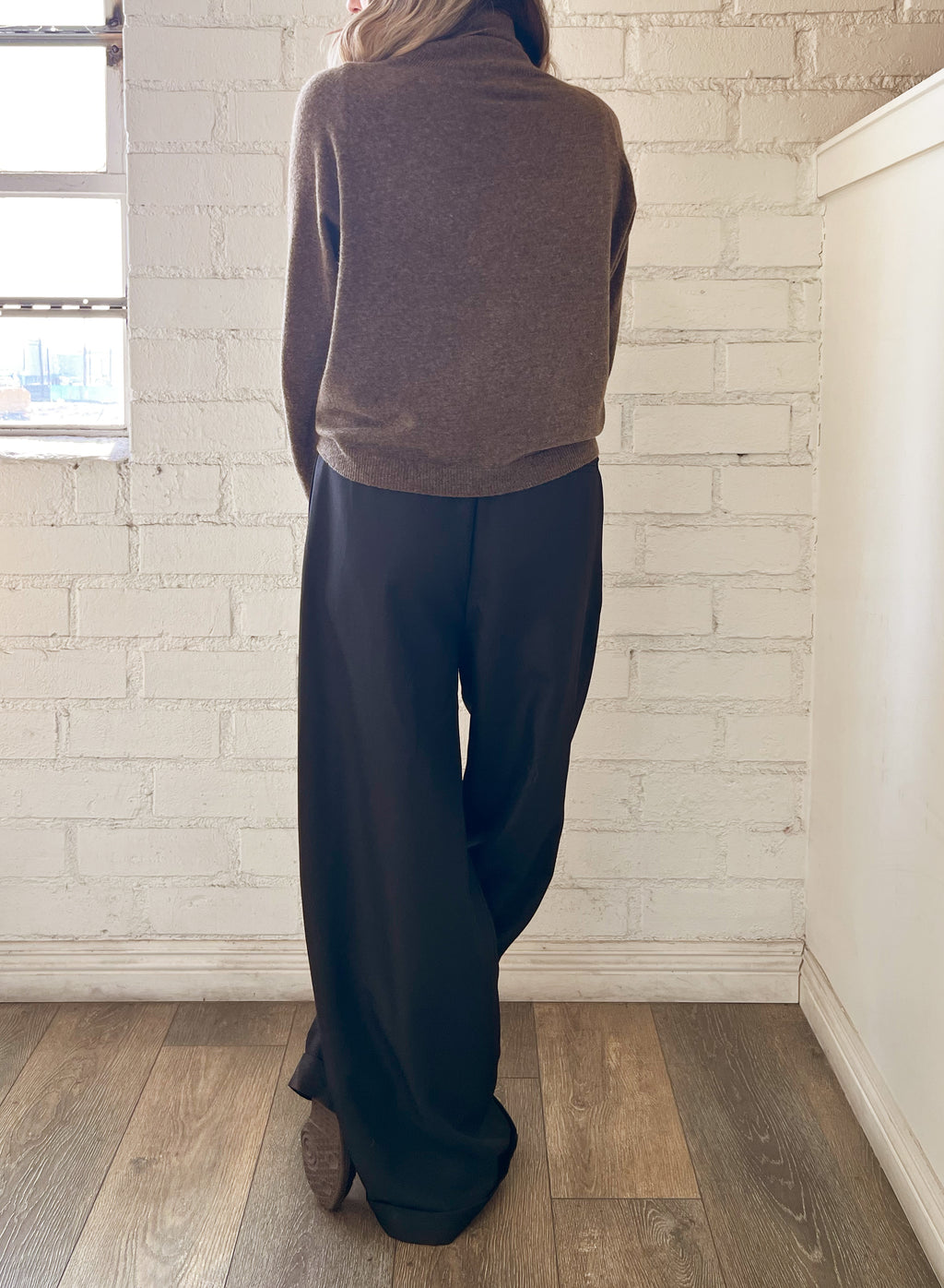 BLAKE TURTLENECK-BROWN